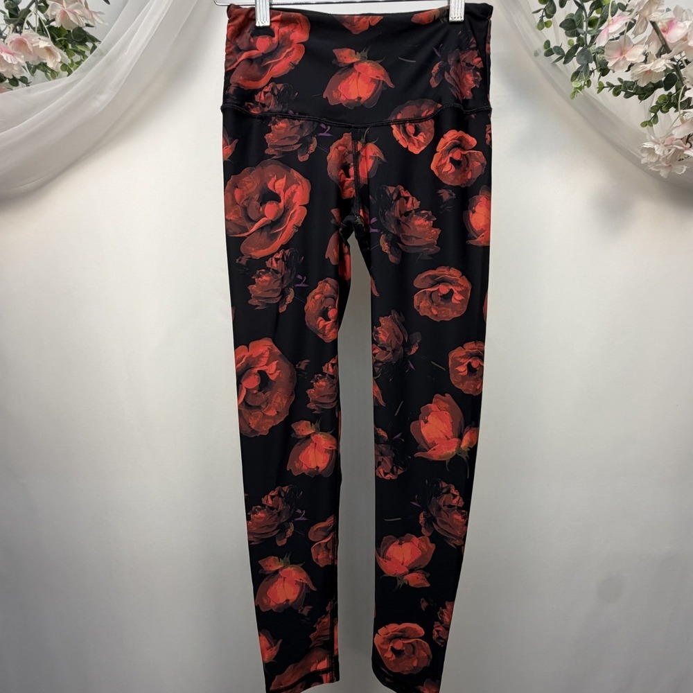 Victoria's Secret Sport Leggings Small Black w/Rose Crop Ankle/Calf  Yoga Gym